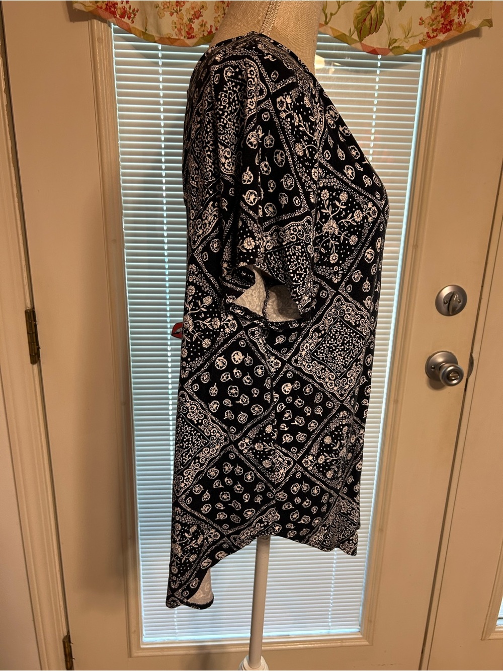 Blouse #7004 - Picture 3 of 5